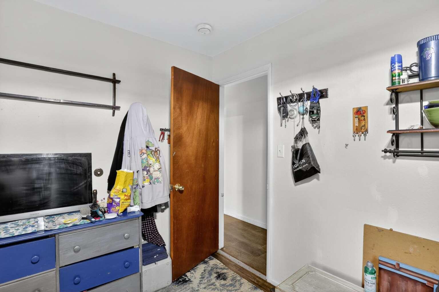 7408 Bridge Lane Redding, CA 96002 - Photo 6 of 25 a view of a living room