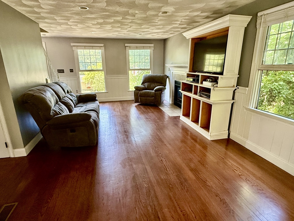13 North Martin Road Amesbury, MA 01913 - Photo 8 of 14