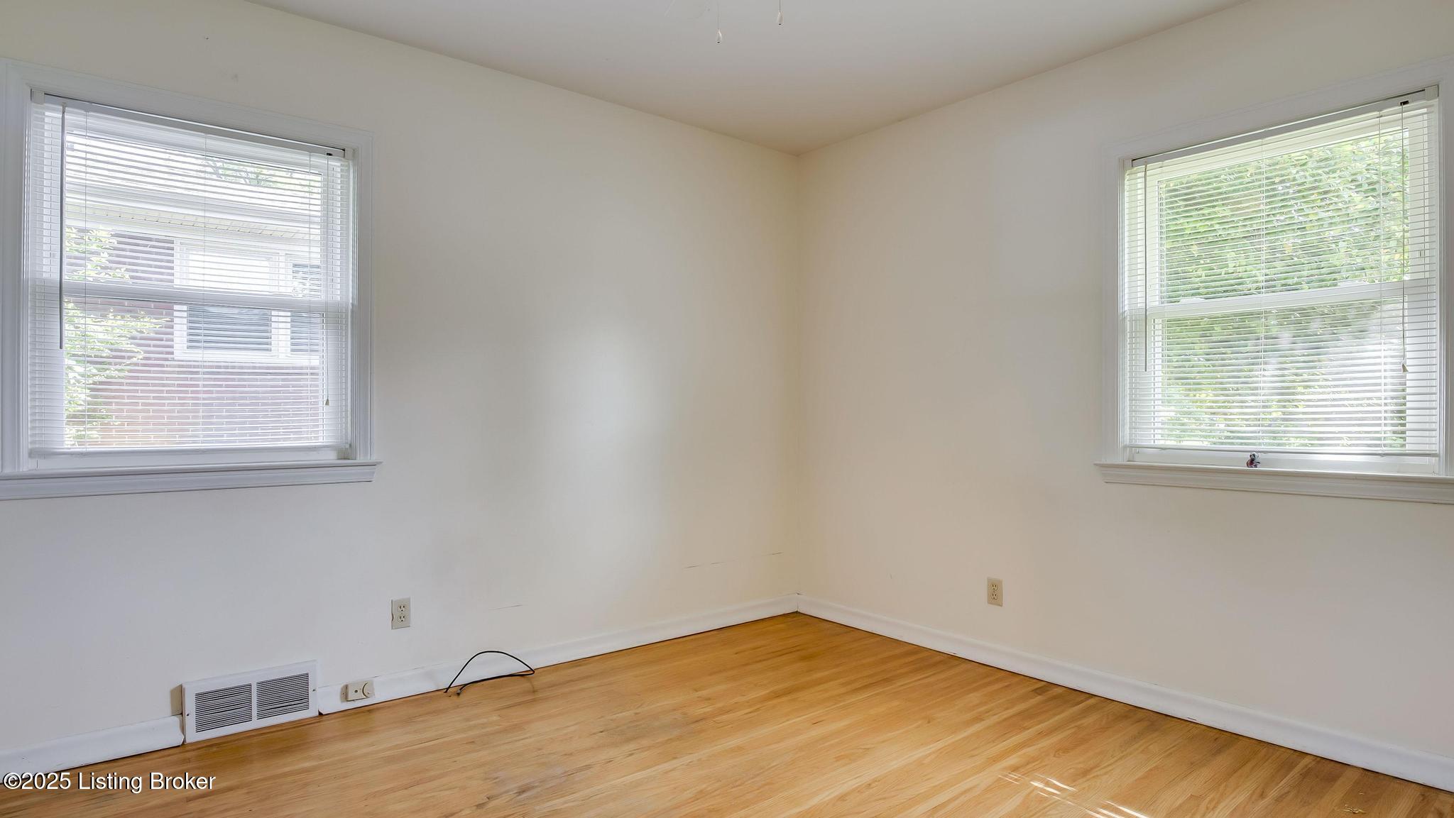 321 Bramton Road Louisville, KY 40207 - Photo 20 of 39 321_BramtonRd_40207_144
