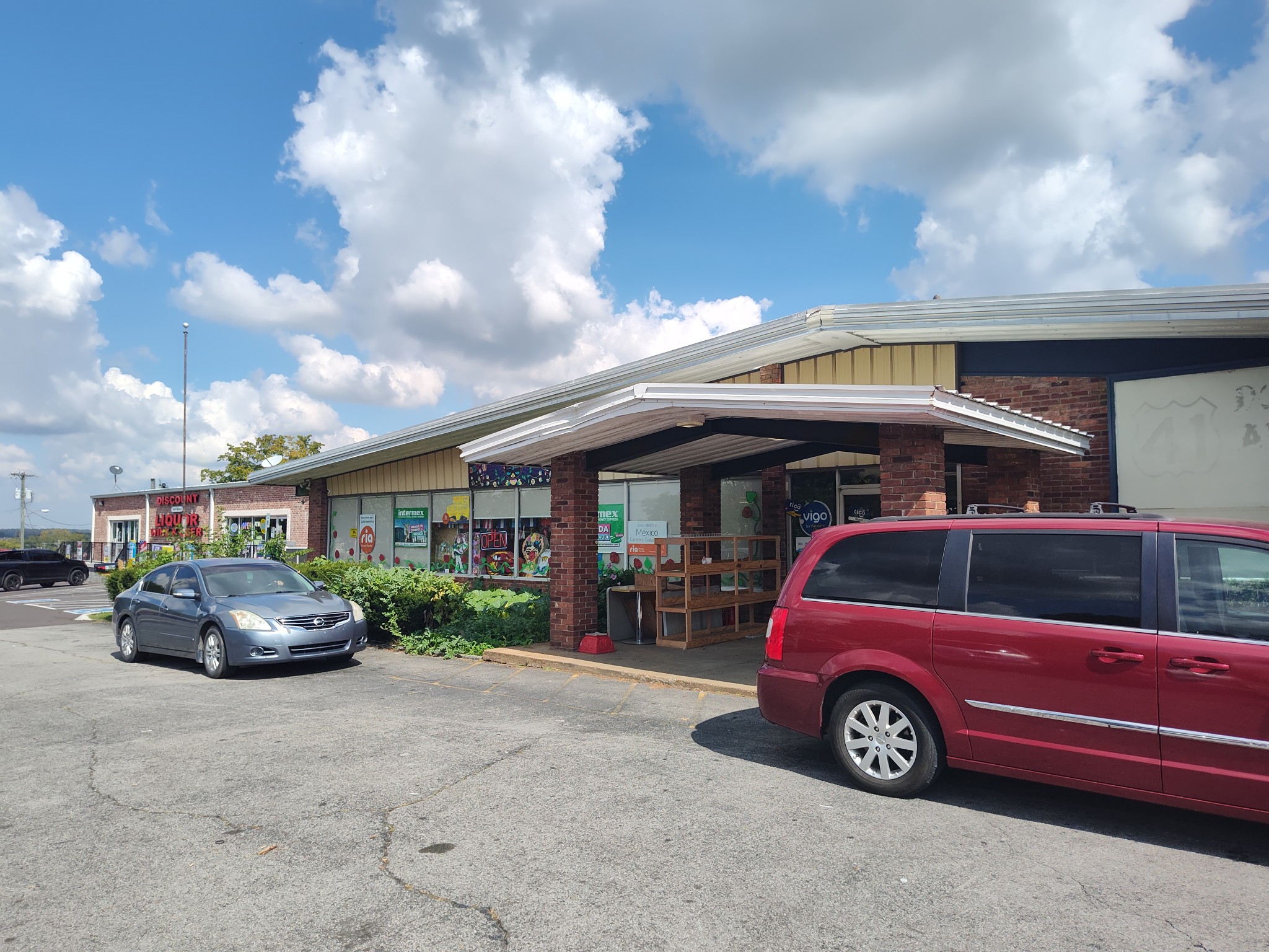 1706 Memorial Boulevard Springfield, TN 37172 - Photo 5 of 6 a car parked in front of a house