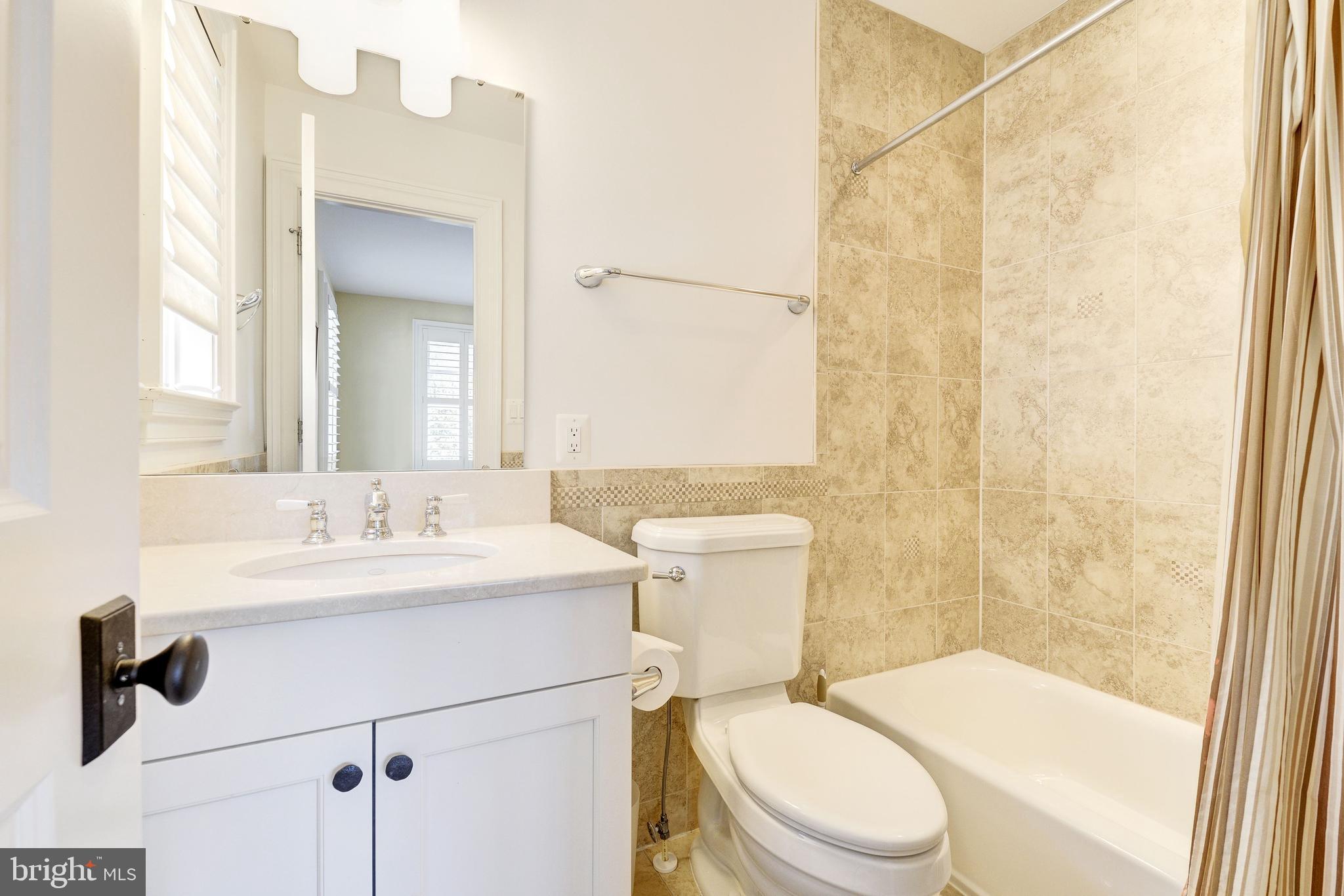 7514 Radnor Road Bethesda, MD 20817 - Photo 20 of 31 Ensuite Bath