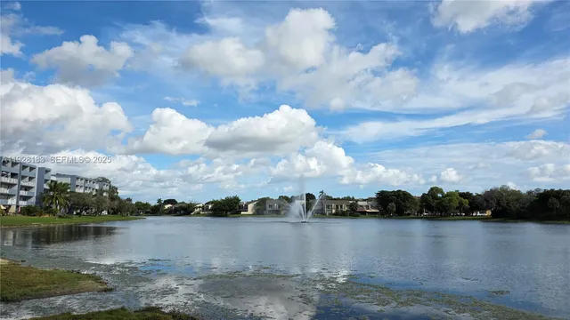 $2,900 | 9375 Fontainebleau Boulevard, Unit L420, Miami, FL 33172