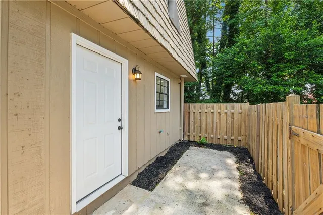 $1,600 | 6438 Stone Terrace, Morrow, GA 30260