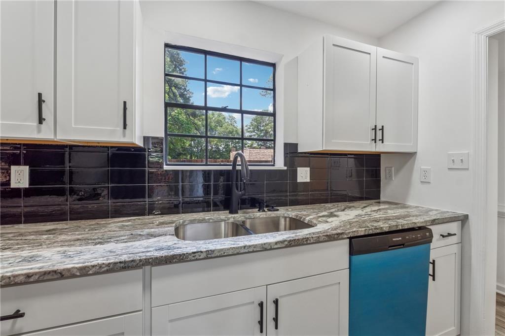 6438 Stone Terrace Morrow, GA 30260 - Photo 10 of 25