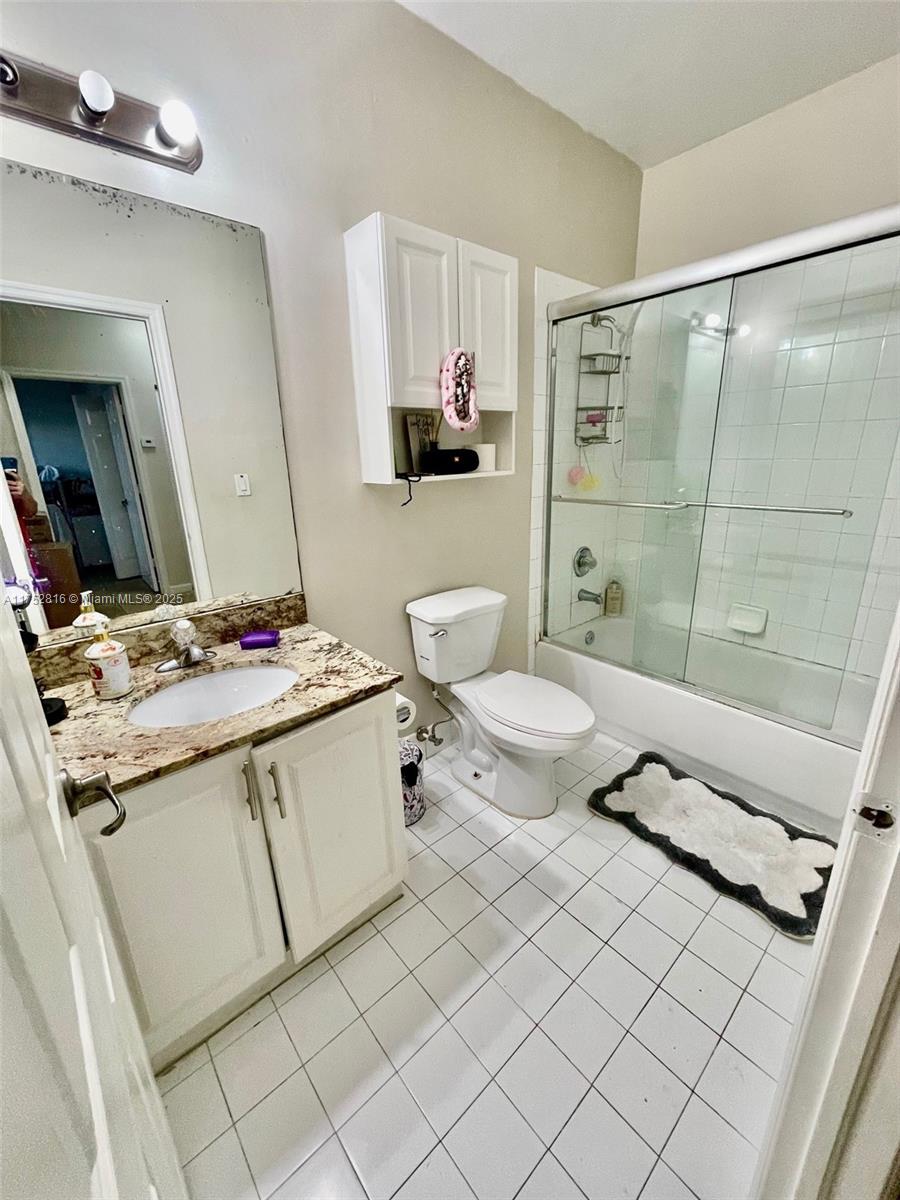 10962 Southwest 247th Terrace Homestead, FL 33032 - Photo 11 of 24