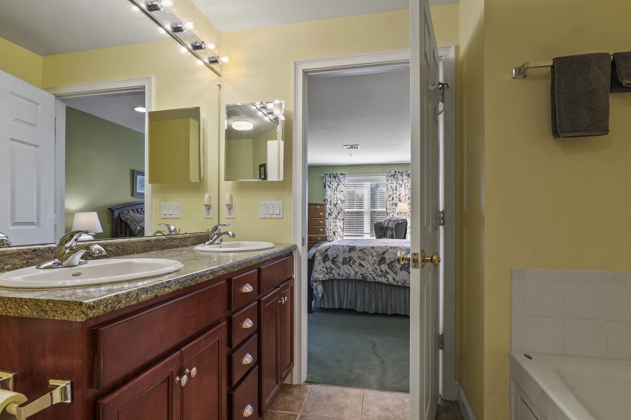 5 Sterling Hill Lane, Unit 531 Exeter, NH 03833 - Photo 24 of 44