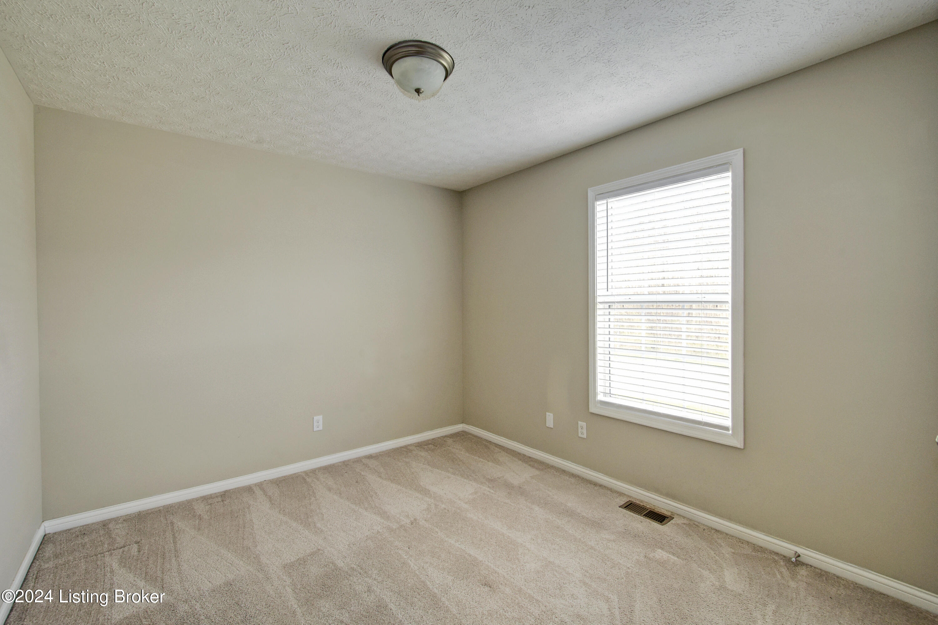9554 Brooks Bend Road Louisville, KY 40258 - Photo 21 of 37 Bedroom # 2 Off Entry Foyer