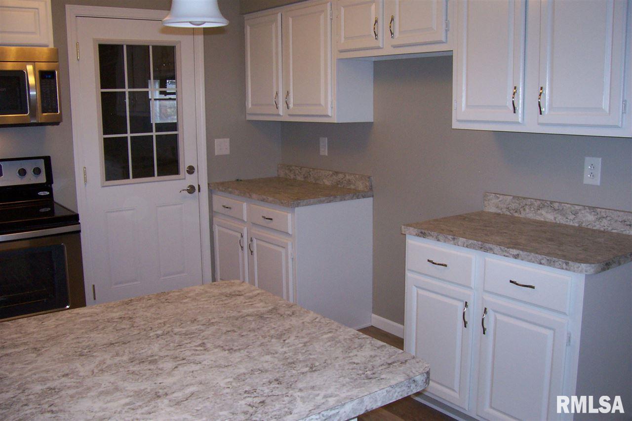 328 Harvester Road Canton, IL 61520 - Photo 12 of 36 Gallery Image 12