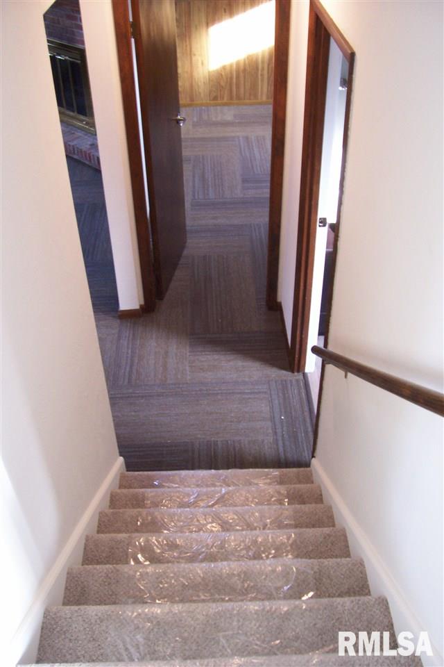 328 Harvester Road Canton, IL 61520 - Photo 13 of 36 Gallery Image 13