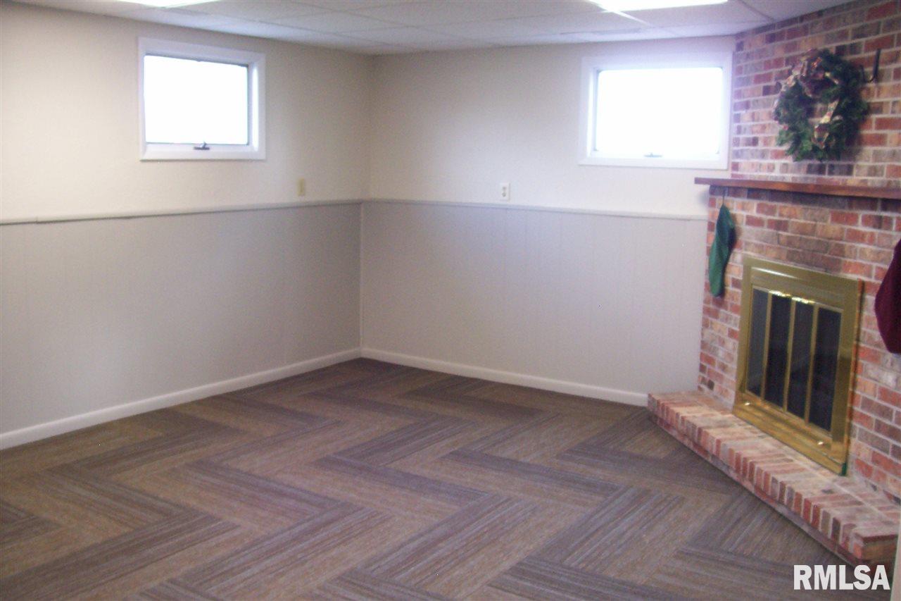 328 Harvester Road Canton, IL 61520 - Photo 16 of 36 Gallery Image 16