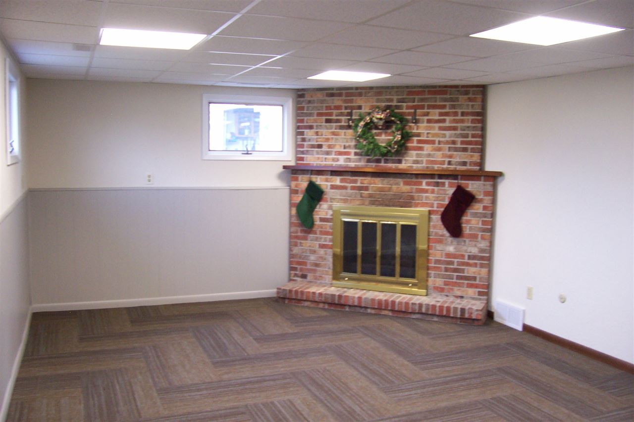 328 Harvester Road Canton, IL 61520 - Photo 17 of 36 Gallery Image 17