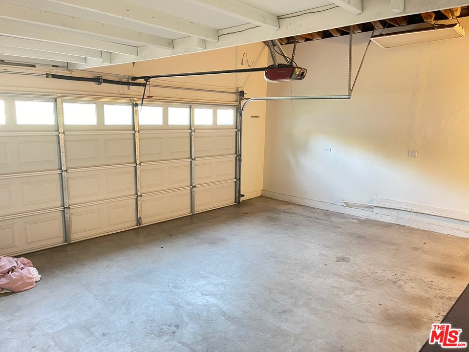 819 Brown Drive Burbank, CA 91504 - Photo 22 of 28