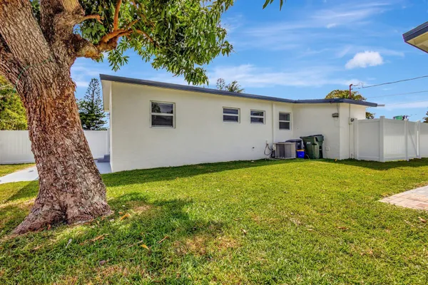 $3,200 | 1335 Lee Street, Delray Beach, FL 33444