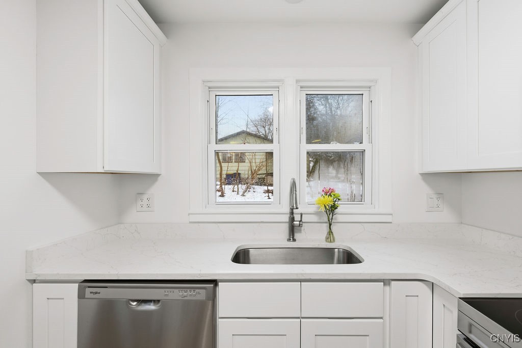 4548 Dublin Road Marcellus, NY 13108 - Photo 6 of 49 Beautiful granite counters.