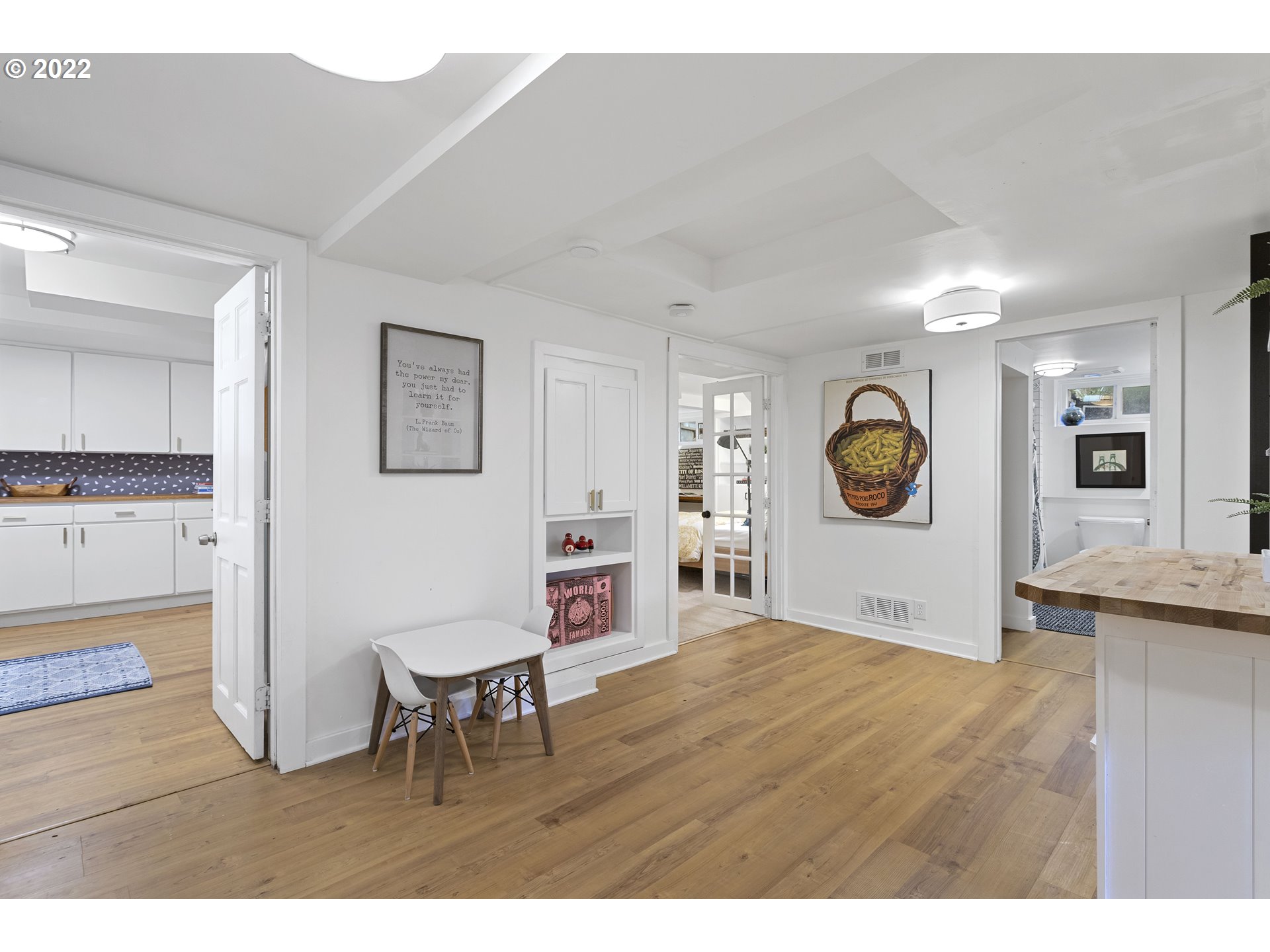 6429 North Commercial Avenue Portland, OR 97217 - Photo 27 of 32 a view of a living room and wooden floor