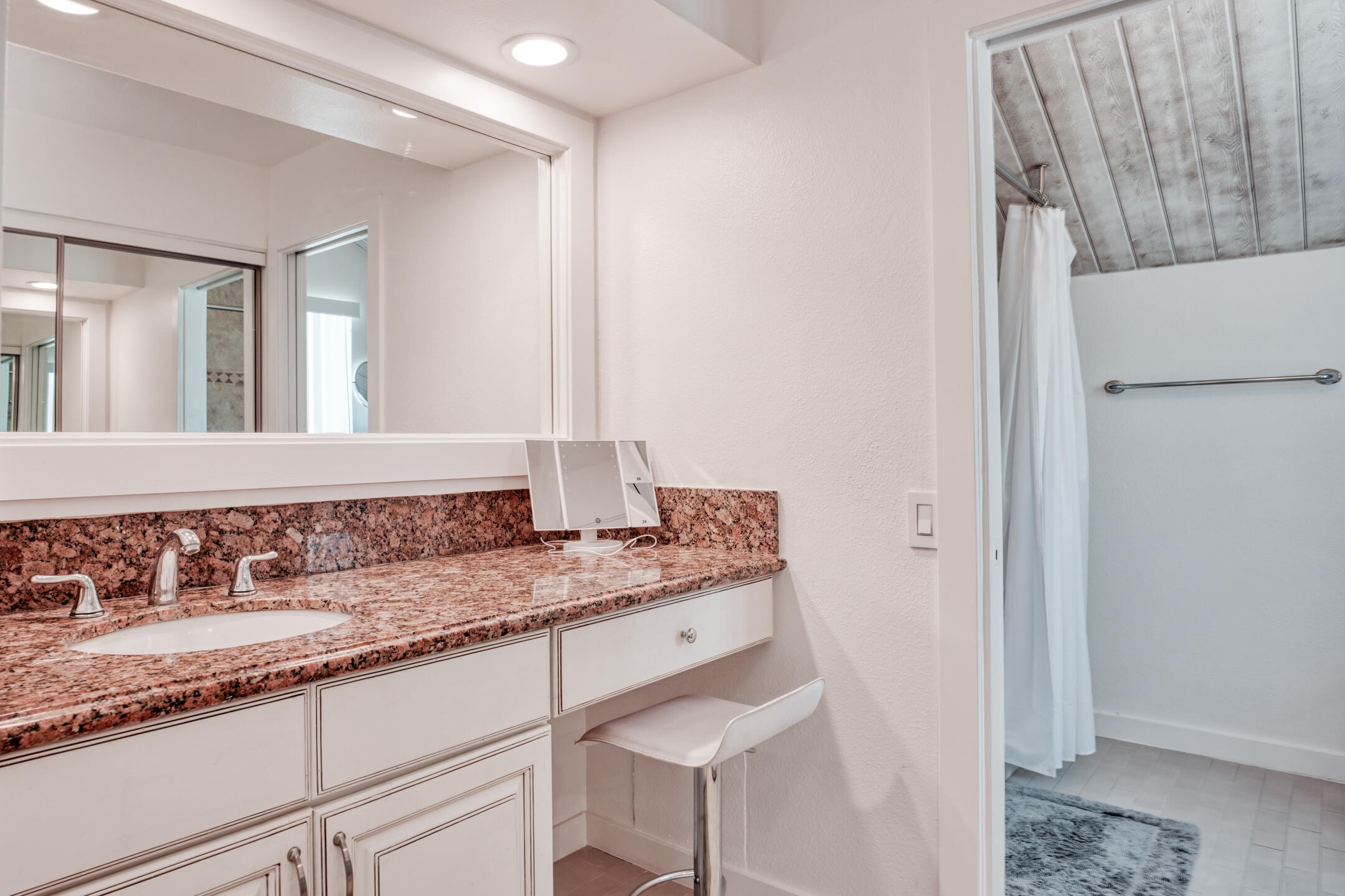 137 Racquet Club Drive South Rancho Mirage, CA 92270 - Photo 20 of 61 46