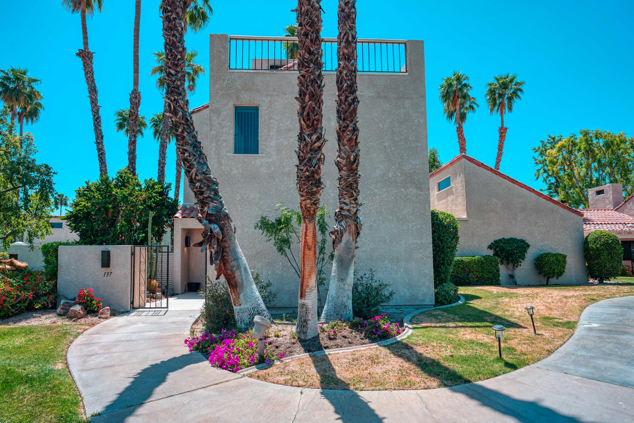 137 Racquet Club Drive South Rancho Mirage, CA 92270 - Photo 2 of 61 2