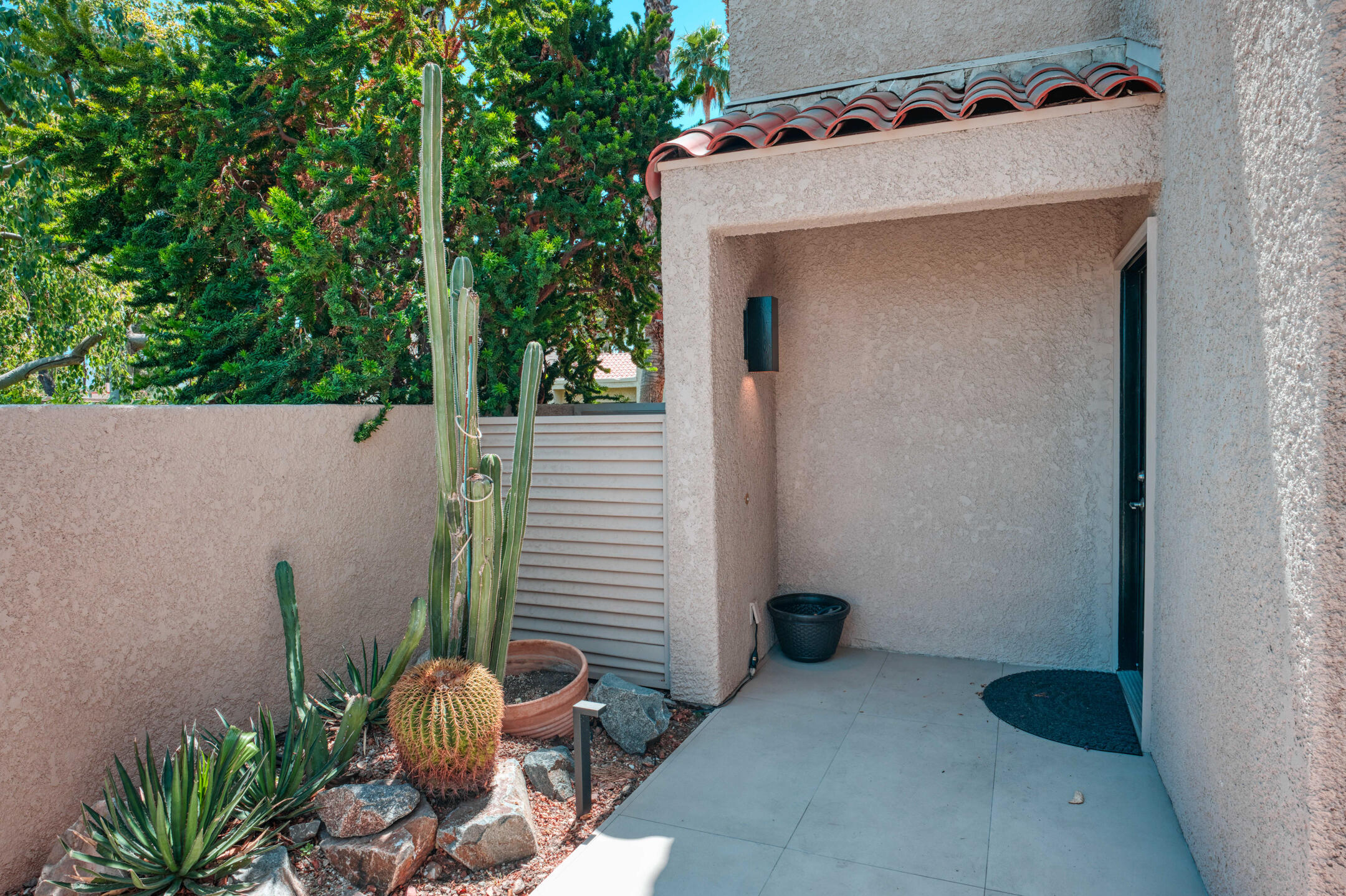 137 Racquet Club Drive South Rancho Mirage, CA 92270 - Photo 4 of 61 4