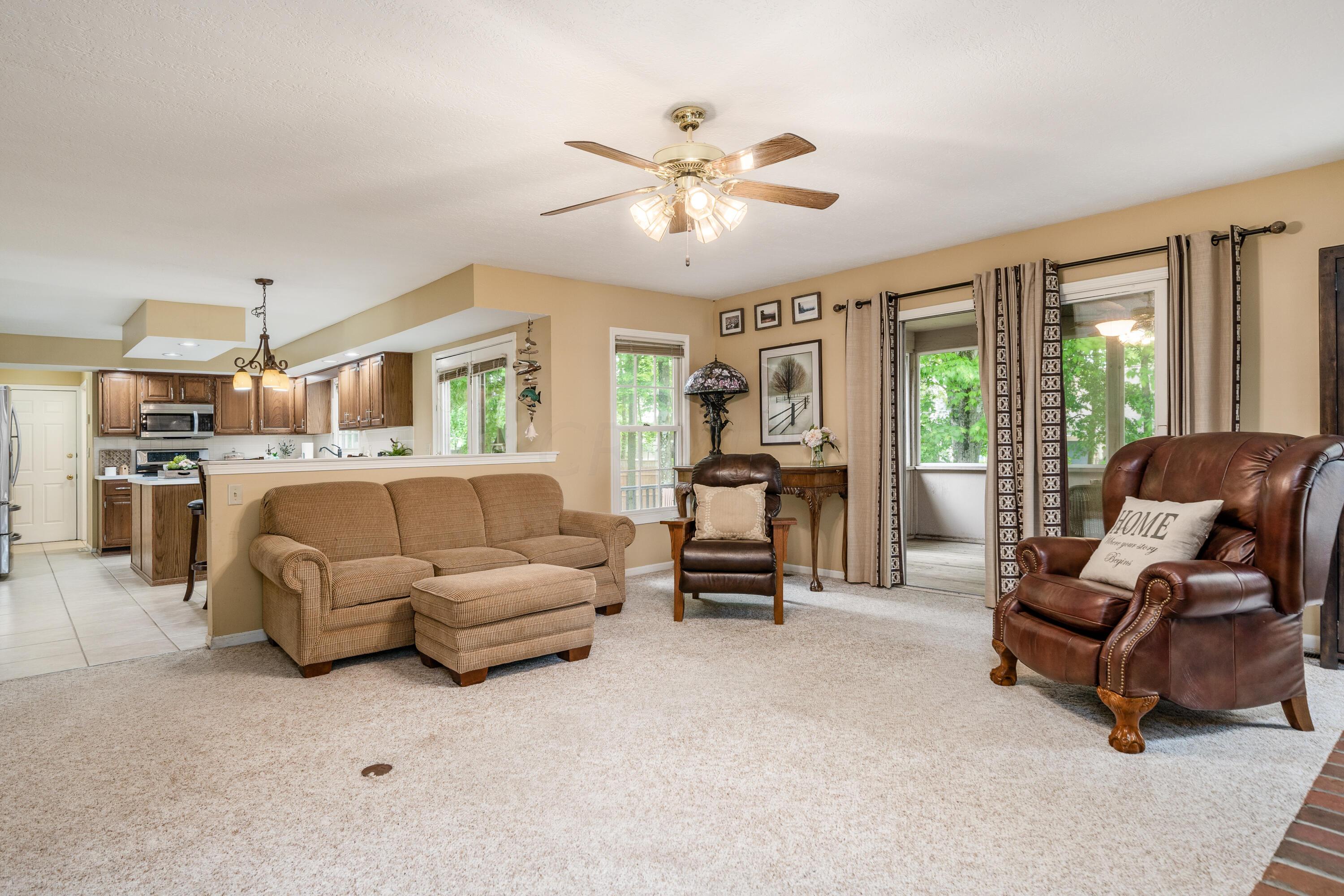 1019 Riva Ridge Boulevard Columbus, OH 43230 - Photo 16 of 38 Living Room