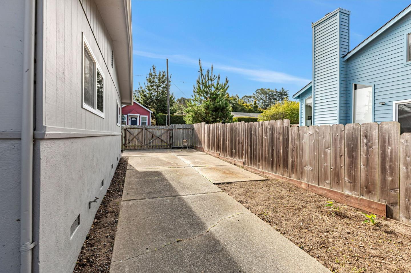 801 Lobos Street Monterey, CA 93940 - Photo 41 of 43 a view of entryway with wooden floor