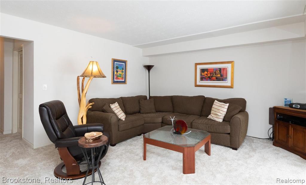 1677 Riverside Drive, Unit 13 Rochester Hills, MI 48309 - Photo 14 of 21