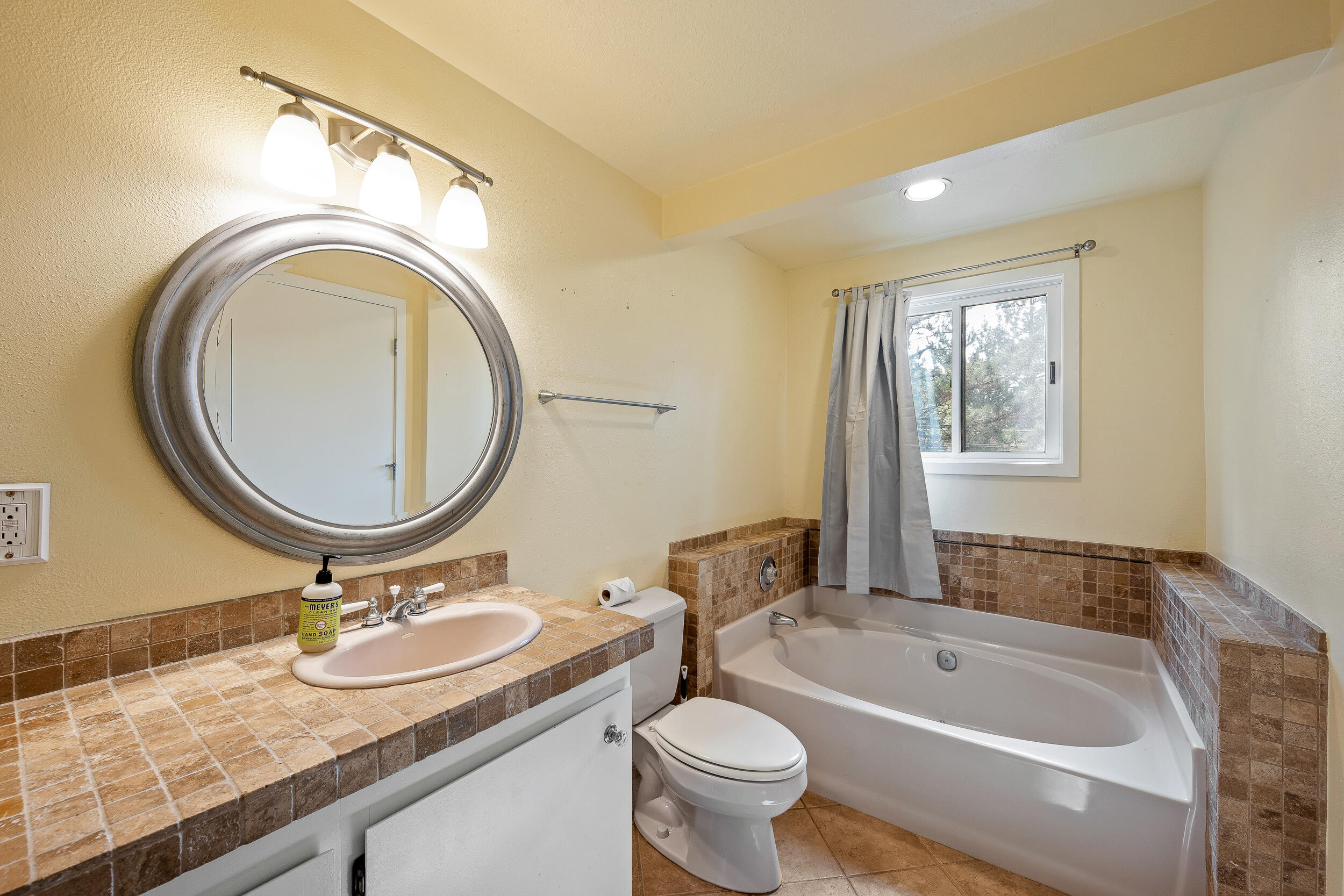 1050 Northeast Butler Market Road, Unit 2 Bend, OR 97701 - Photo 18 of 47 1050 ne butler market rd 2 - snowdrift v