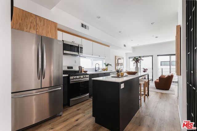 $799,000 | 2654 1/2 South Mansfield Avenue, Los Angeles, CA 90016