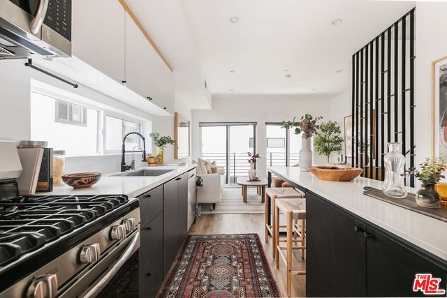 $799,000 | 2654 1/2 South Mansfield Avenue, Los Angeles, CA 90016