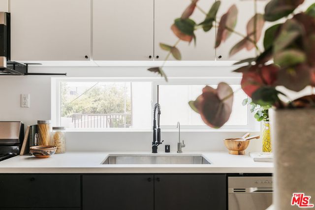 $799,000 | 2654 1/2 South Mansfield Avenue, Los Angeles, CA 90016