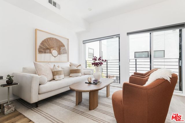 $799,000 | 2654 1/2 South Mansfield Avenue, Los Angeles, CA 90016