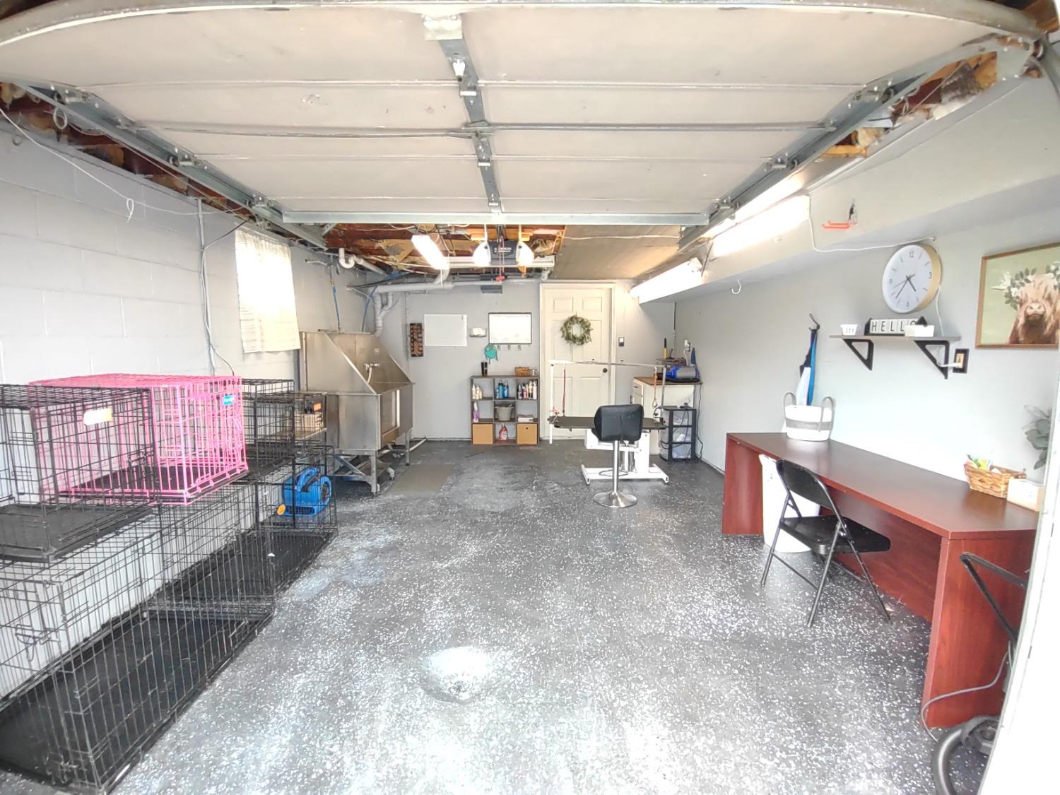single car garage w/ electric and water