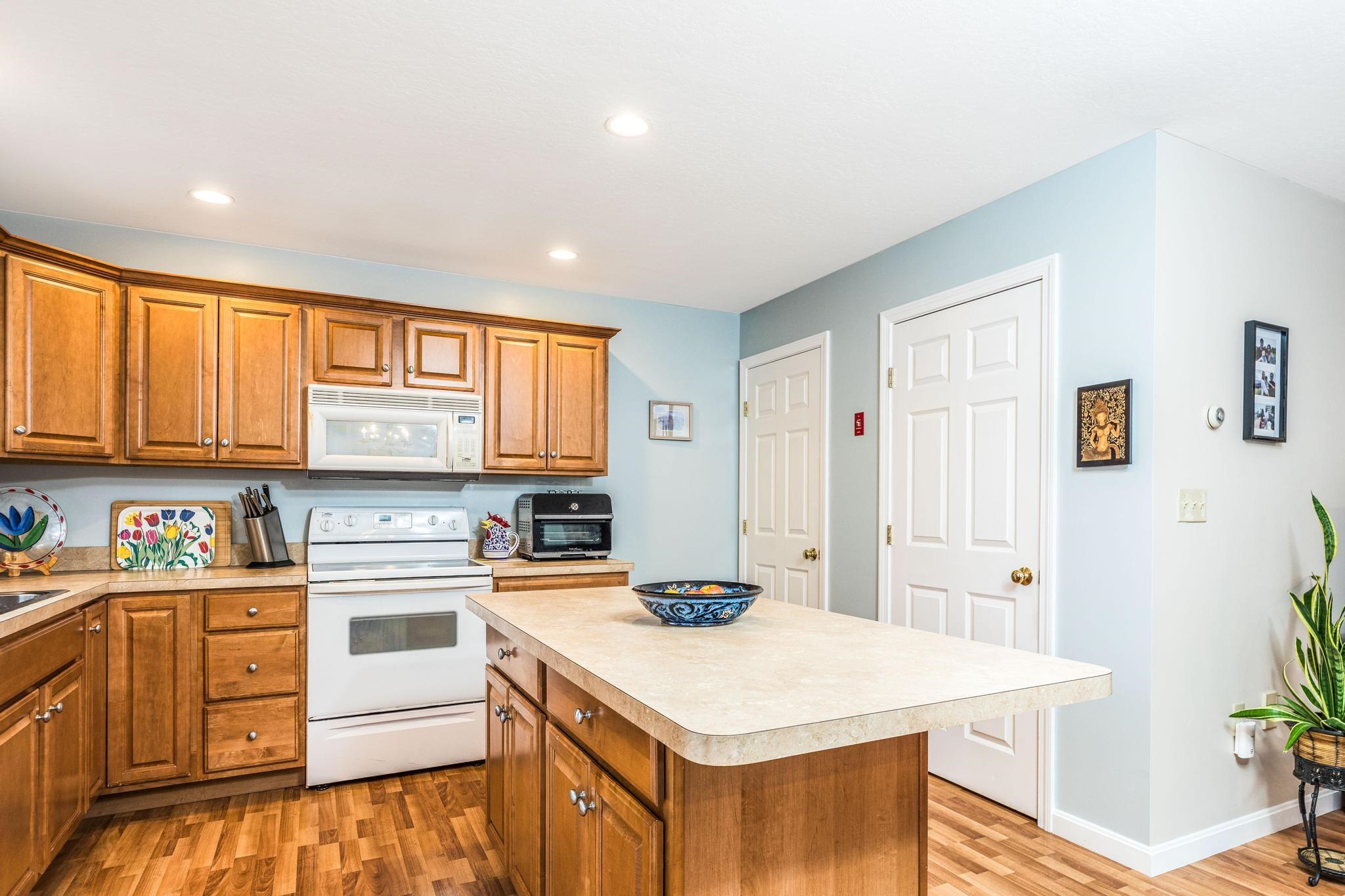 9 Vetter Lane, Unit A Rochester, NH 03867 - Photo 6 of 41 Gallery Image 6