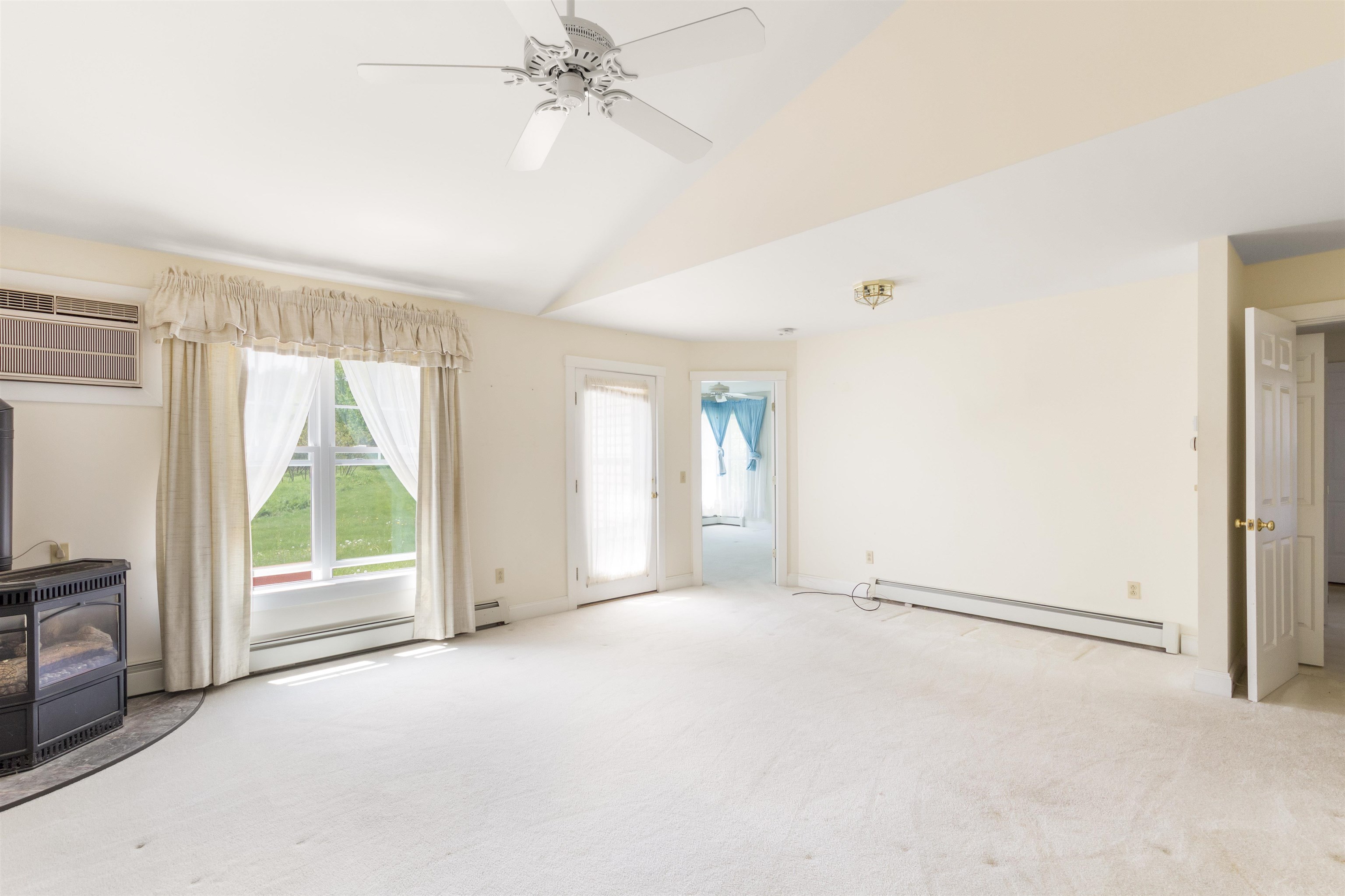 440 Commons Road Williston, VT 05495 - Photo 3 of 21
