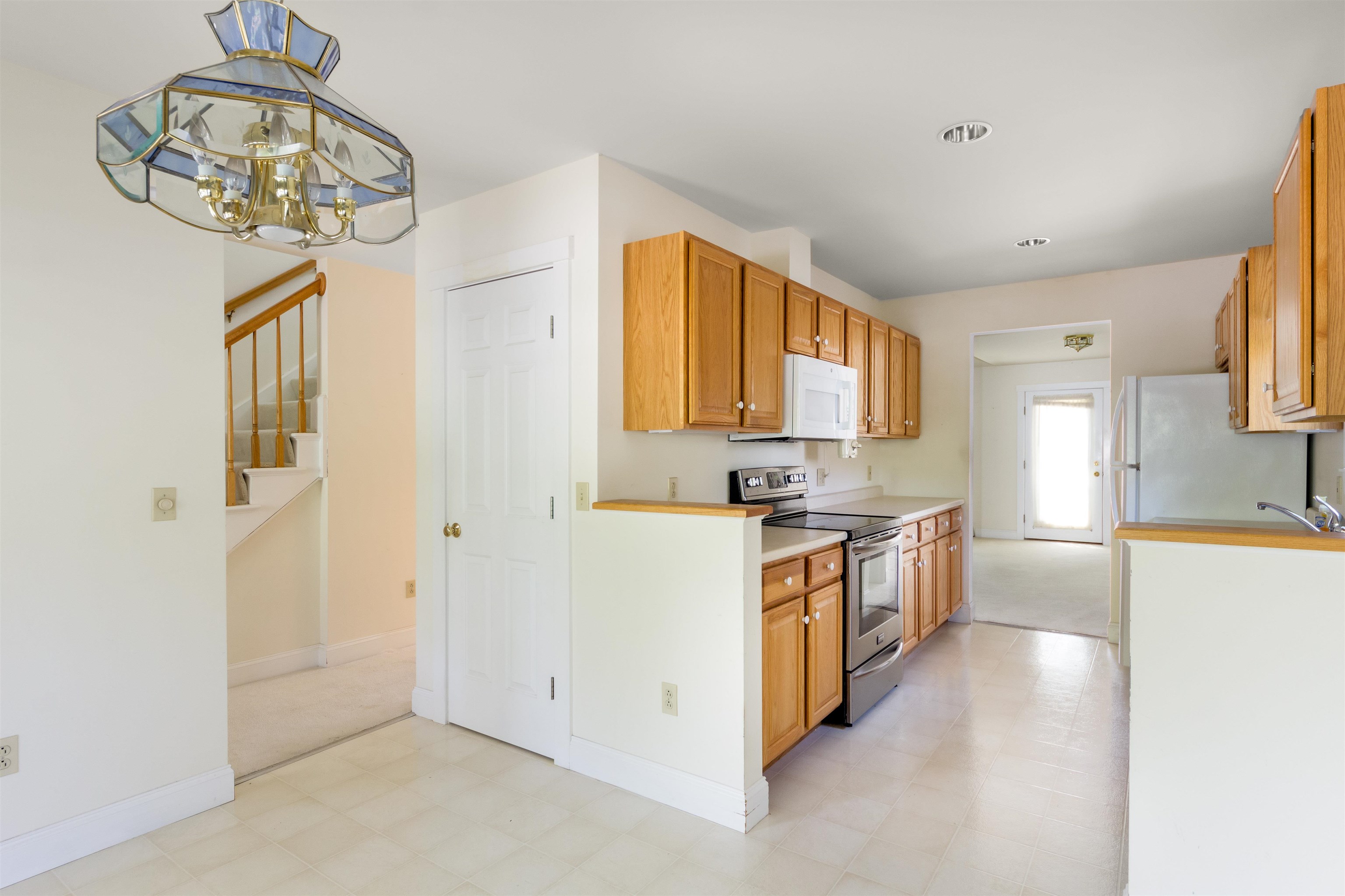 440 Commons Road Williston, VT 05495 - Photo 4 of 21