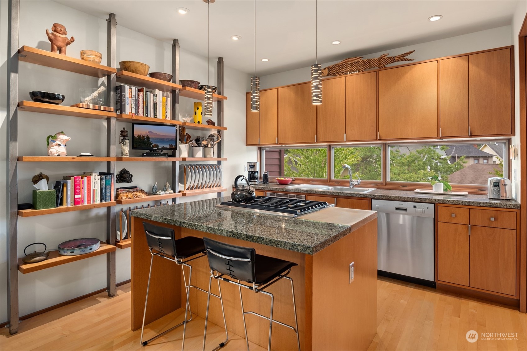 3226 East Madison Street Seattle, WA 98112 - Photo 3 of 33