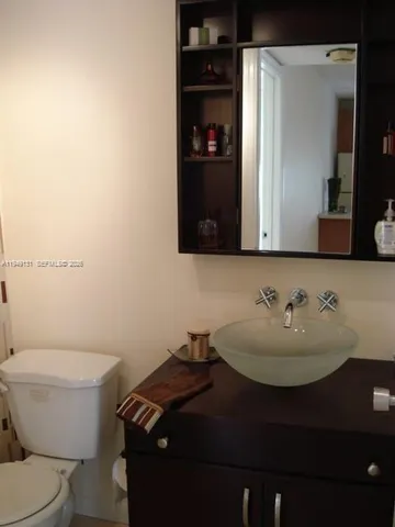 $1,800 | 17021 North Bay Road, Unit 325, Sunny Isles Beach, FL 33160