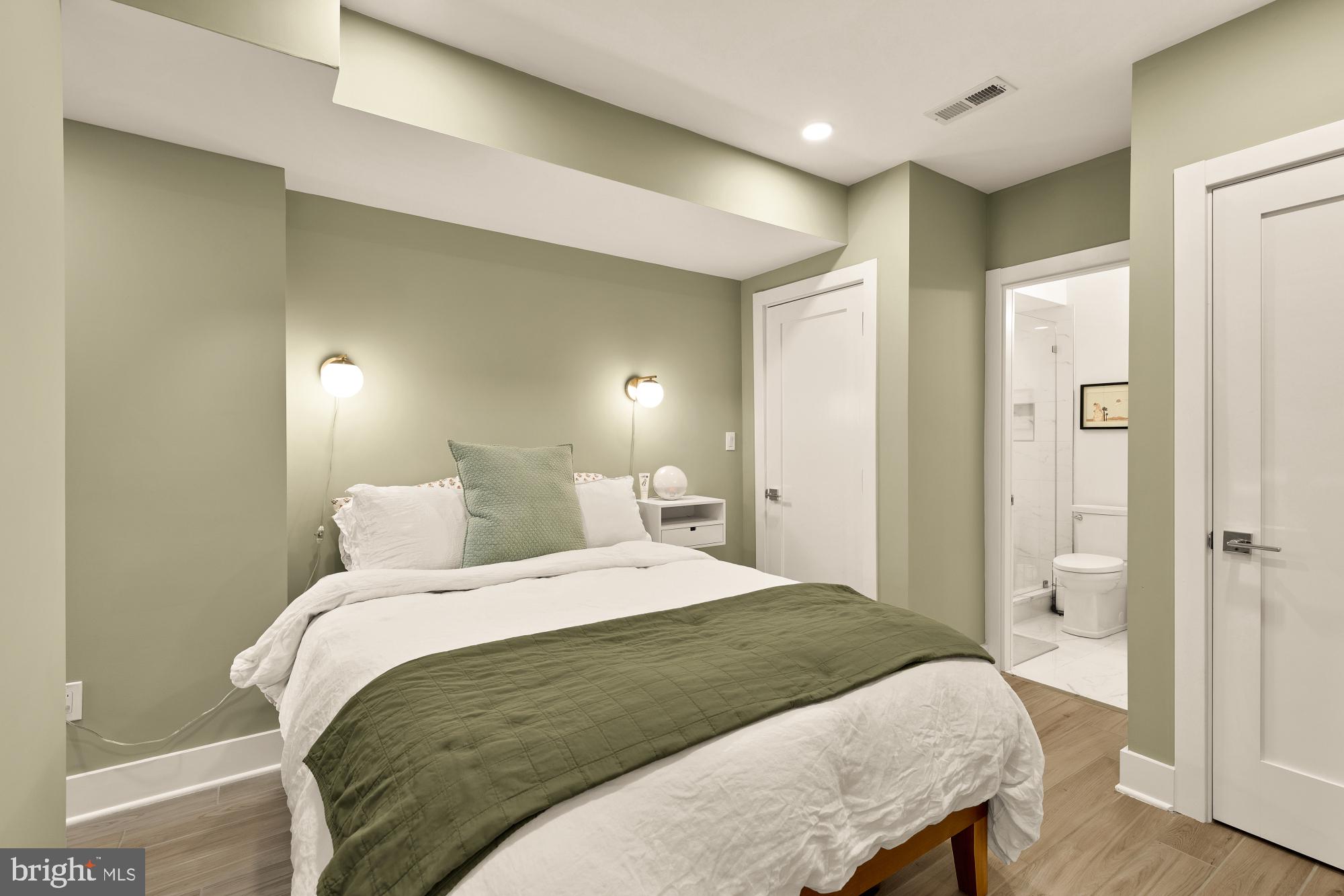 1519 K Street Southeast, Unit 101 Washington, DC 20003 - Photo 12 of 21