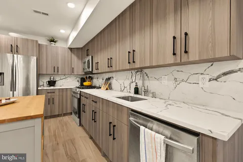 $465,000 | 1519 K Street Southeast, Unit 101, Washington, DC 20003