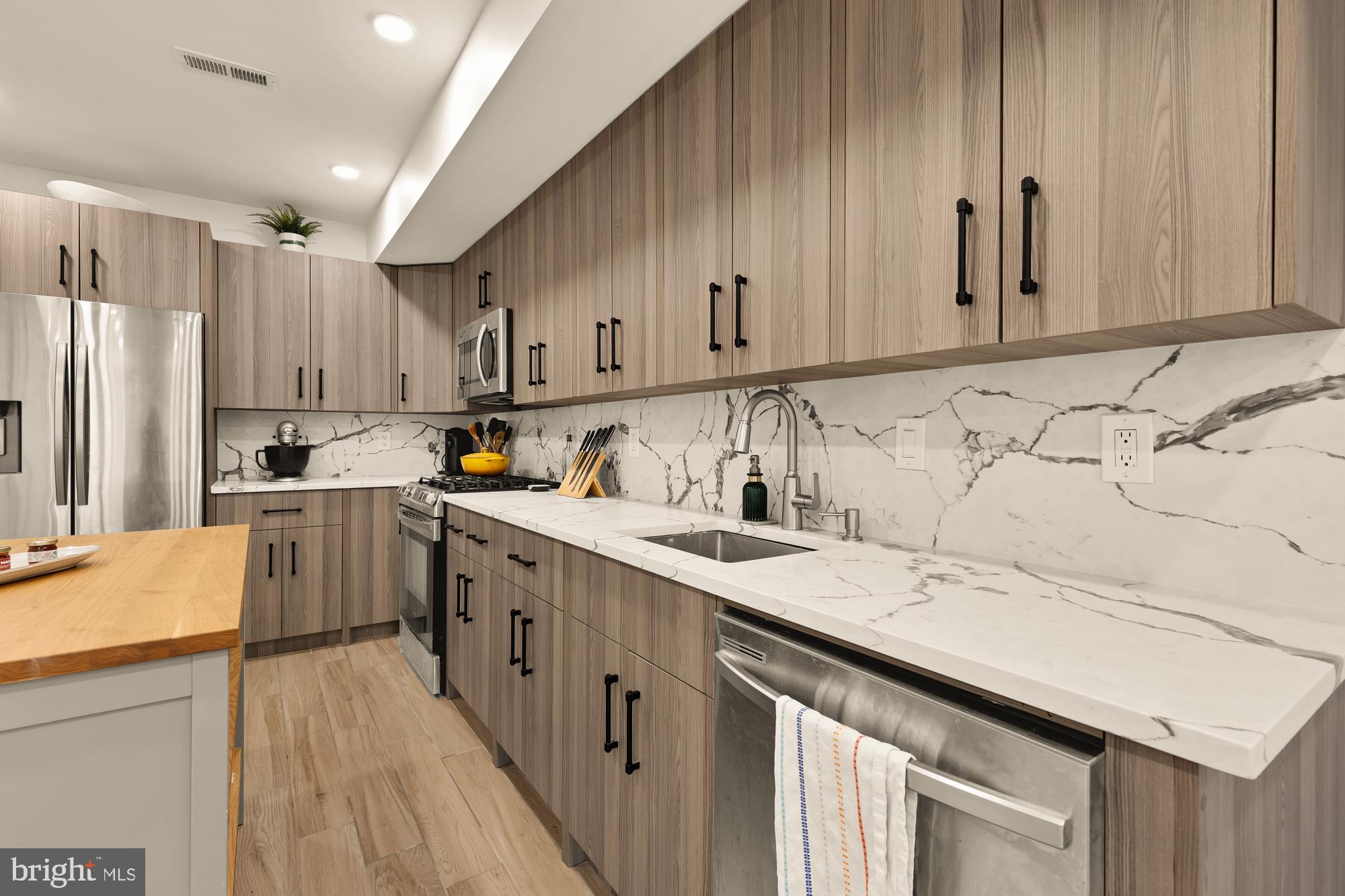 1519 K Street Southeast, Unit 101 Washington, DC 20003 - Photo 8 of 21