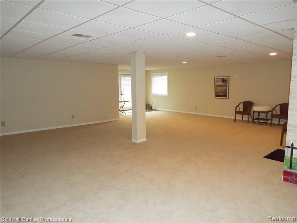 3379 Pleasant Valley Road Brighton, MI 48114 - Photo 5 of 34 PLEASANT VALLEY 3379 (4).JPG
