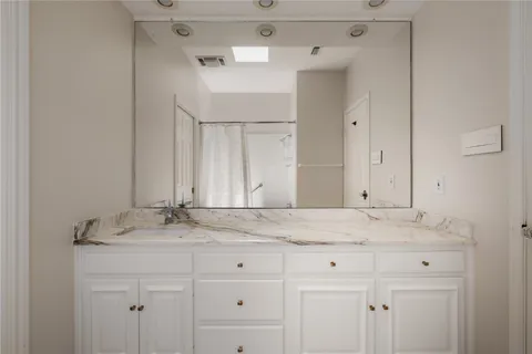 $1,095,000 | 4822 Twin Valley Drive, Austin, TX 78731