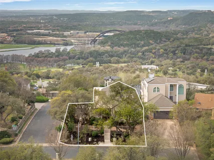 $1,095,000 | 4822 Twin Valley Drive, Austin, TX 78731