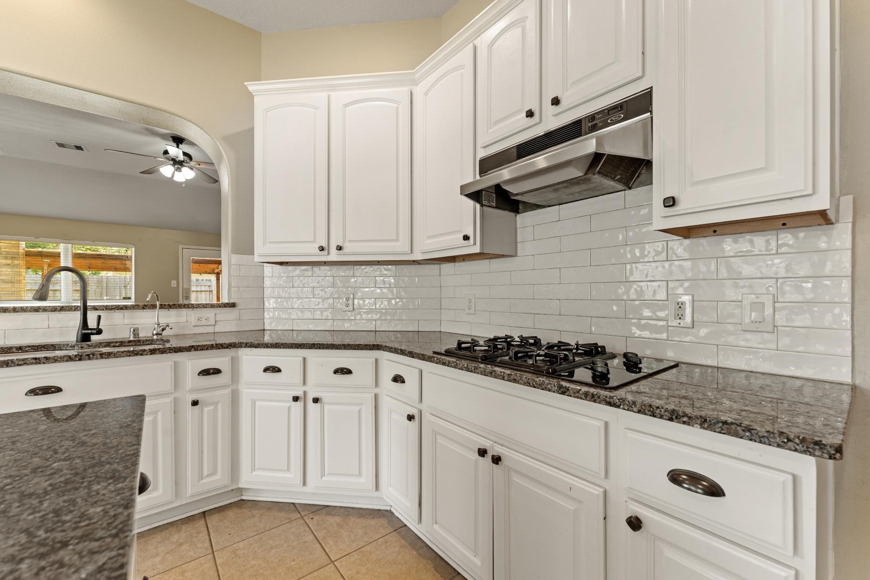 922 Spring Source Place Spring, TX 77373 - Photo 12 of 30 Gallery Image 12