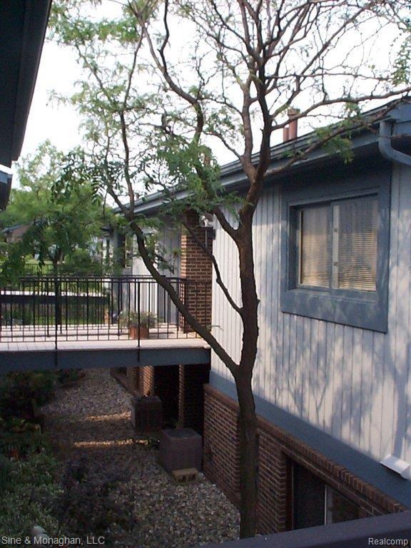 1715 River Road, Unit 24 St. Clair, MI 48079 - Photo 27 of 30 27 WALKWAY 1715 River Rd. #24.j