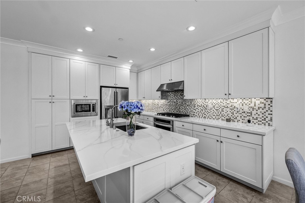 121 Rodeo Irvine, CA 92602 - Photo 12 of 34