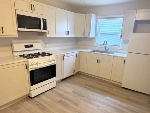 $2,750 | 910 Cleary Avenue, Joliet, IL 60435