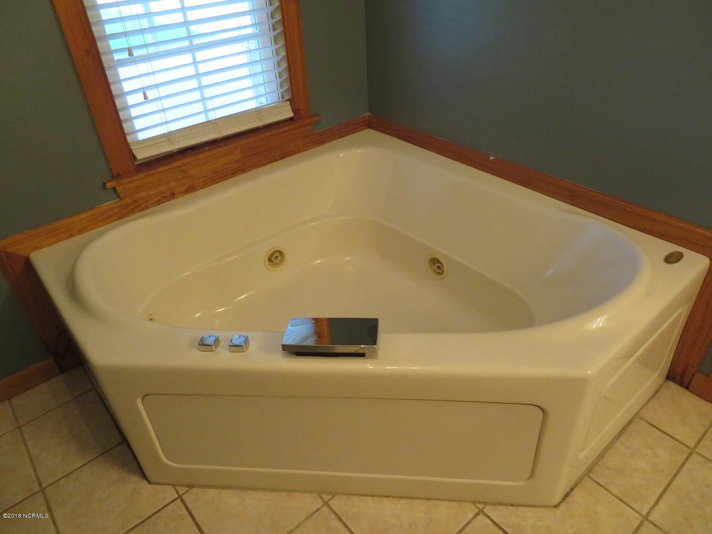 2775 Hills Neck Road Ernul, NC 28527 - Photo 10 of 29 Relax In The Whirlpool Tub