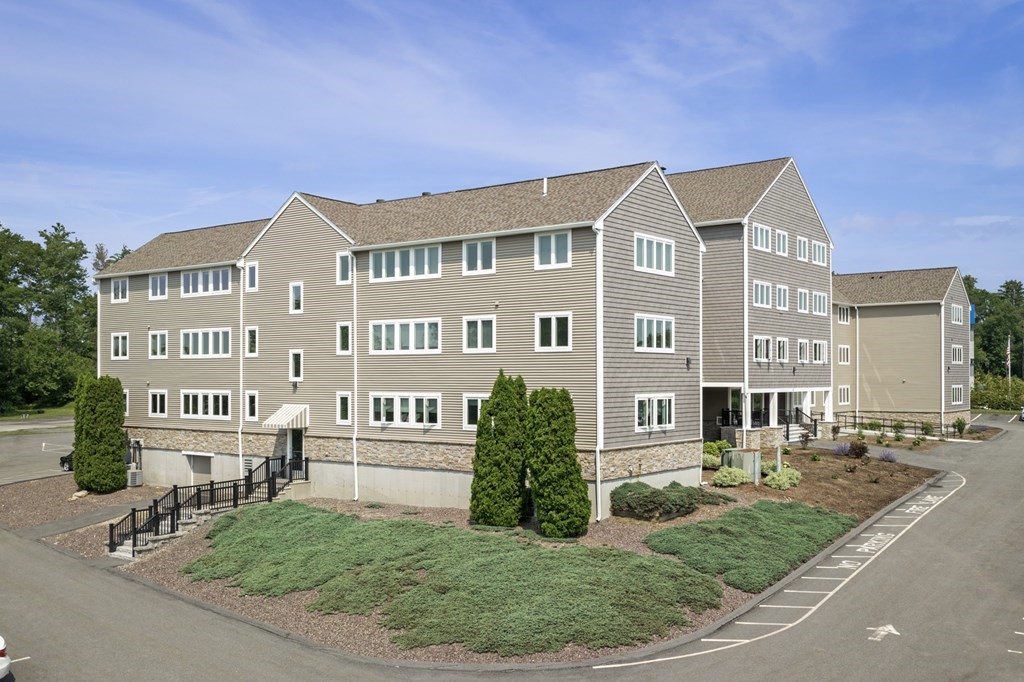 36 Dunham Road, Unit 204 Beverly, MA 01915 - Photo 1 of 31 Gallery Image 1