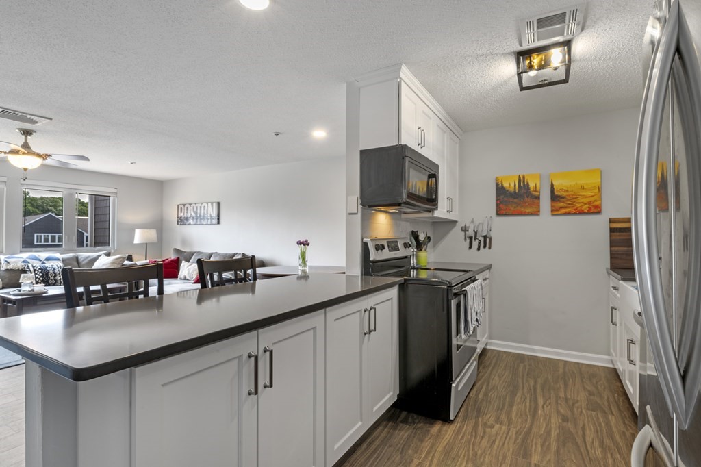 36 Dunham Road, Unit 204 Beverly, MA 01915 - Photo 15 of 31 Gallery Image 15
