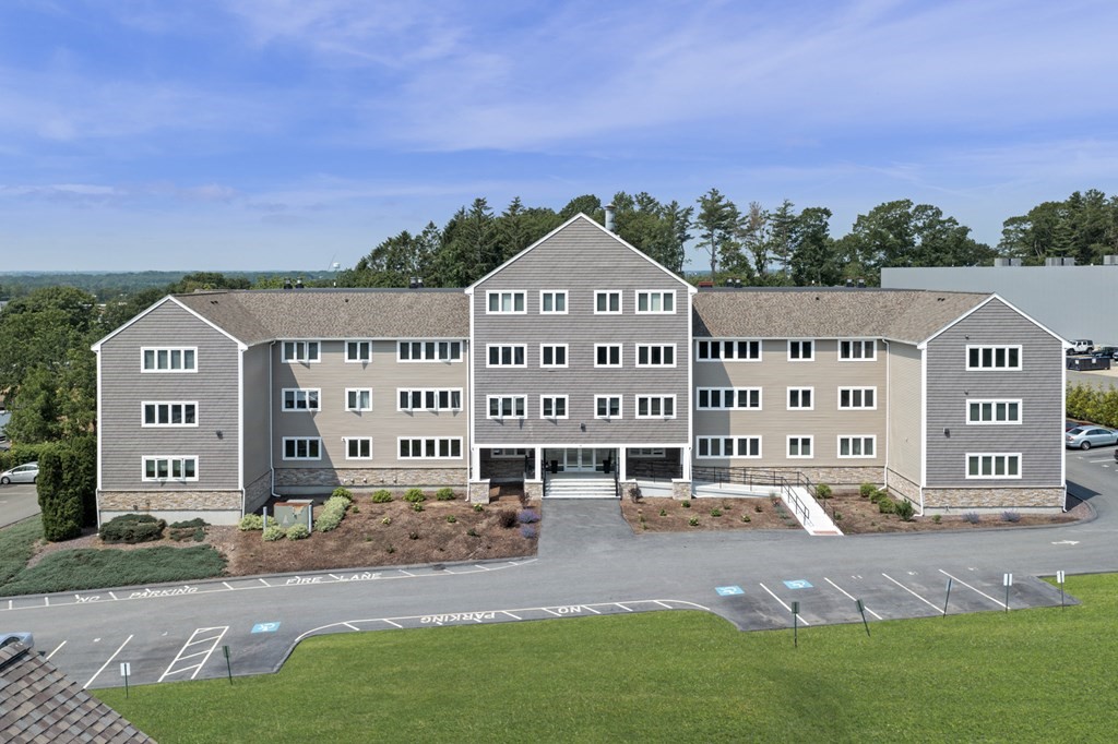 36 Dunham Road, Unit 204 Beverly, MA 01915 - Photo 2 of 31 Gallery Image 2